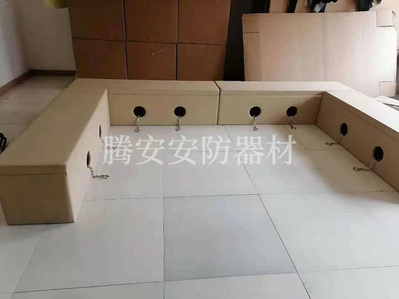 審訊椅廠家的犯人椅都分為幾種，使用過程中都有什么注意的地方？